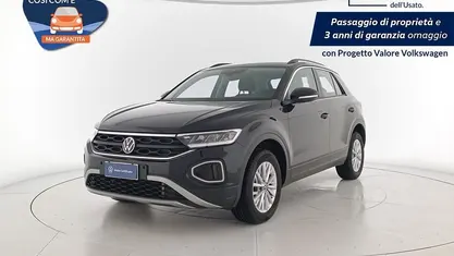 Usata VW T-Roc Life 150 CV (110 kW) 2024 Deep black perlato SUV