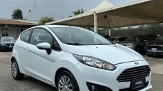 Bianco Usata 2014 Ford Fiesta Tre volumi | 6400 € (Buon prezzo)