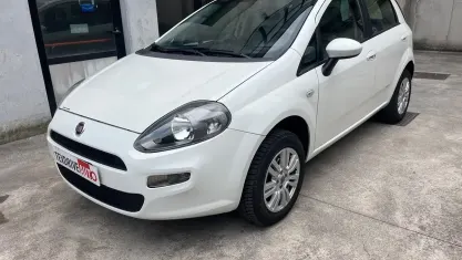 Usata Fiat Grande Punto 69 CV (50 kW) 2012 Bianco Utilitaria