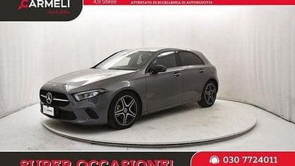 Usado Mercedes A180 116 CV (85 kW) 2018 Gris Berlina