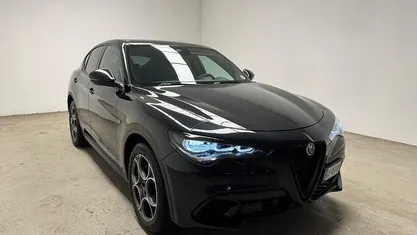 Nero met Usata 2023 Alfa Romeo Stelvio Sprint SUV | 28.900 € (Buon prezzo)