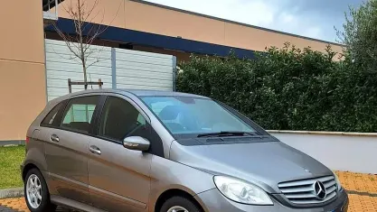 Usata Mercedes B180 109 CV (80 kW) 2006 Grigio Monovolume
