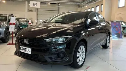 Nero Usata 2024 Fiat Tipo Cross Tre volumi | 20.900 € (Buon prezzo)