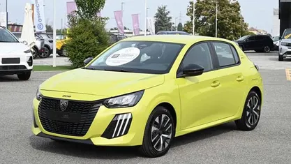 Usata Peugeot 208 Style 101 CV (74 kW) 2025 Utilitaria