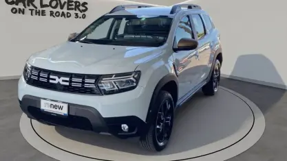 Usata Dacia Duster Journey 101 CV (74 kW) 2023 369 bianco ghiaccio SUV