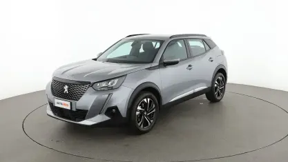 Usado Peugeot 2008 Allure 131 CV (96 kW) 2021 Gris SUV