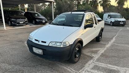 Usata Fiat Strada 80 CV (58 kW) 2004 Bianco Pick-up