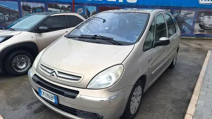 Usata Citroën Xsara Picasso 95 CV (69 kW) 2005 Beige Monovolume