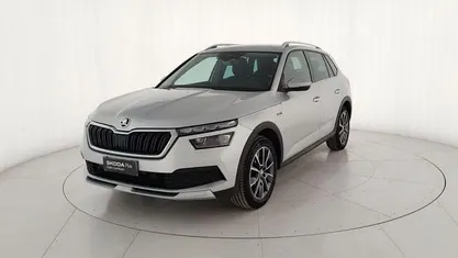 Grigio metallizzato Usata 2022 Skoda Kamiq ScoutLine SUV | 16.900 € (Buon prezzo)