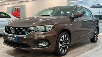 Usata Fiat Tipo 120 CV (88 kW) 2016 Marrone Berlina