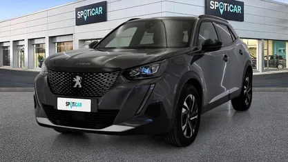 Usata Peugeot 2008 Allure 131 CV (96 kW) 2023 Grigio SUV