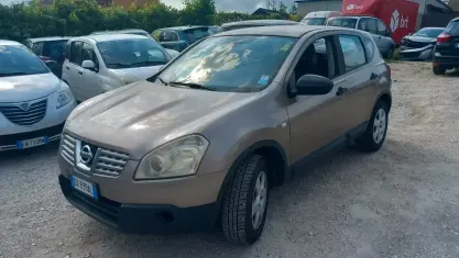 Usata Nissan Qashqai Tekna 115 CV (84 kW) 2010 Beige SUV