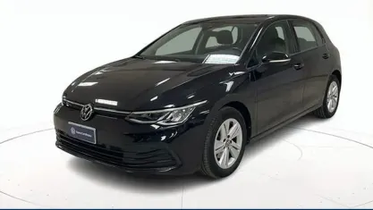 Usata VW Golf VII Life 115 CV (84 kW) 2021 Nero pastello Utilitaria