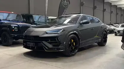 Usata Lamborghini Urus 666 CV (489 kW) 2024 Nero metallizzato SUV