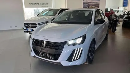 Bianco Nuova 2025 Peugeot 208 Style Due volumi | 19.890 € (Ottimo prezzo)