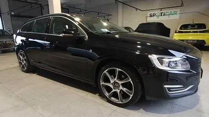 Nero Usata 2016 Volvo V60 Ocean Race Station wagon | 11.950 € (Buon prezzo)