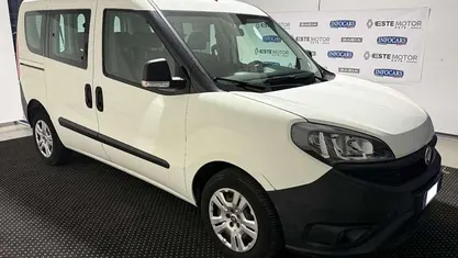 Usata Fiat Doblò 95 CV (69 kW) 2018 Bianco pastello Monovolume