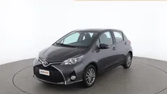 Grigio Usata 2017 Toyota Yaris Active Tre volumi | 8999 € (Buon prezzo)