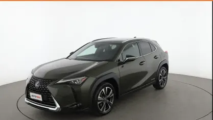 Usata Lexus UX Executive Line 152 CV (111 kW) 2019 Verde SUV