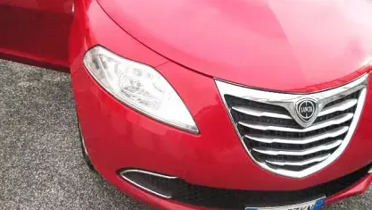 Usata Lancia Ypsilon Platinum 95 CV (69 kW) 2014 Rosso Utilitaria