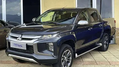 Grigio Usata 2020 Mitsubishi L200 Intense Pick-up | 28.000 € (Buon prezzo)