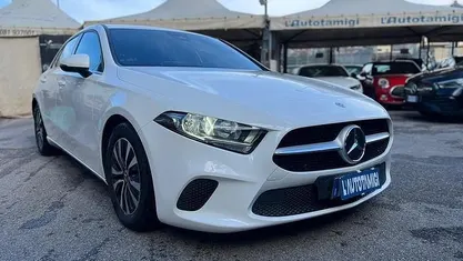 Bianco Usata 2021 Mercedes A200 Business Tre volumi | 22.990 € (Buon prezzo)
