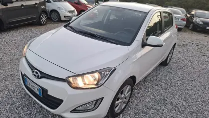 Usata Hyundai i20 Edition 75 CV (55 kW) 2013 Bianco Utilitaria