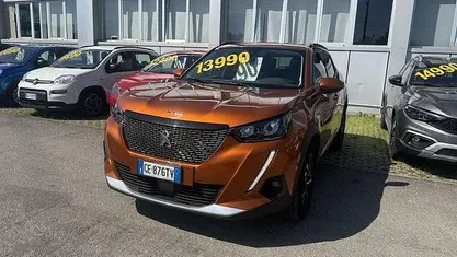 Usata Peugeot 2008 Allure 131 CV (96 kW) 2021 Arancione SUV