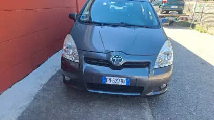 Usata Toyota Corolla Verso 110 CV (80 kW) 2008 Grigio Monovolume