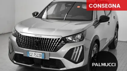 Usata Peugeot 2008 Allure 100 CV (73 kW) 2025 Grigio SUV