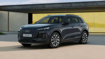 Nuova Audi Q6 e-tron S-Line 225 kW (306 CV) 2026 Grigio magnete SUV