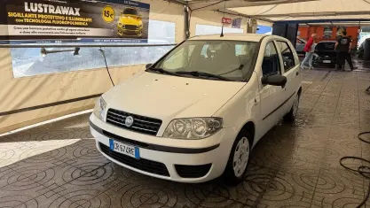 Usata Fiat Punto Active 60 CV (44 kW) 2004 Bianco Utilitaria