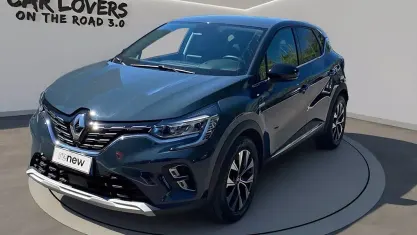 Begagnad Renault Captur Techno 145 HK (106 kW) 2023 Blå SUV