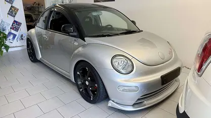 Usata VW New Beetle 116 CV (85 kW) 1999 Grigio Utilitaria
