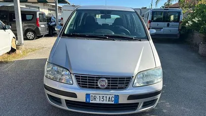 Grigio Usata 2008 Fiat Idea Monovolume | 3200 € (Buon prezzo)