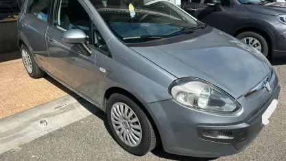 Usata Fiat Grande Punto Dynamic 75 CV (55 kW) 2010 Argento Utilitaria