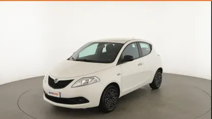 Usata Lancia Ypsilon Gold 70 CV (51 kW) 2018 Bianco Utilitaria