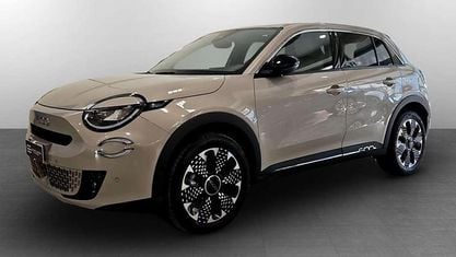 Usata Fiat 600 La Prima 101 CV (74 kW) 2025 Sabbia terre d'italia SUV