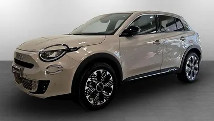 Usata Fiat 600 La Prima 101 CV (74 kW) 2025 Sabbia terre d'italia SUV