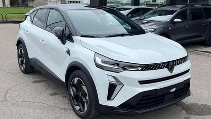 Nuova Renault Captur Techno 109 CV (80 kW) 2026 Bianco nacré/nero metallizzato SUV