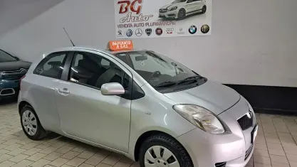 Usata Toyota Yaris 69 CV (50 kW) 2008 Grigio Utilitaria