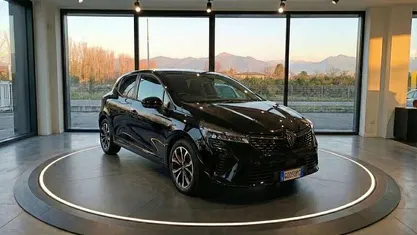 Generico Usata 2025 Renault Clio V Techno Tre volumi | 17.200 € (Buon prezzo)