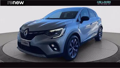 Usata Renault Captur Techno 145 CV (106 kW) 2022 Grigio chiaro SUV