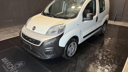 Begagnad Fiat Fiorino 80 HK (58 kW) 2018 Vit Minibuss