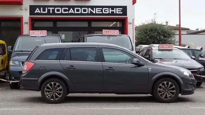 Usata Opel Astra 140 CV (102 kW) 2010 Nero Station wagon