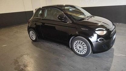 Używany Fiat 500e 86 kW (118 KM) 2023 Czarny Hatchback