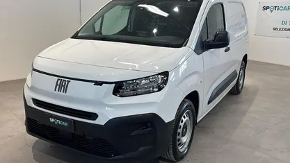 Usata Fiat Doblò 131 CV (96 kW) 2025 Monovolume