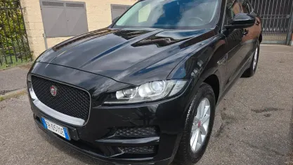 Usata Jaguar F-Pace Prestige 180 CV (132 kW) 2018 Nero SUV