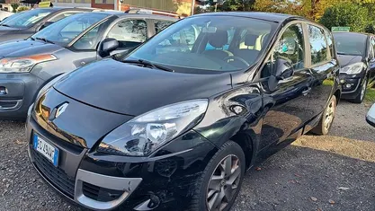 Usata Renault Scénic III 110 CV (80 kW) 2011 Nero Monovolume