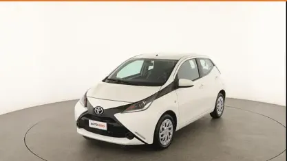 Usata Toyota Aygo Cool 70 CV (51 kW) 2016 Bianco Utilitaria